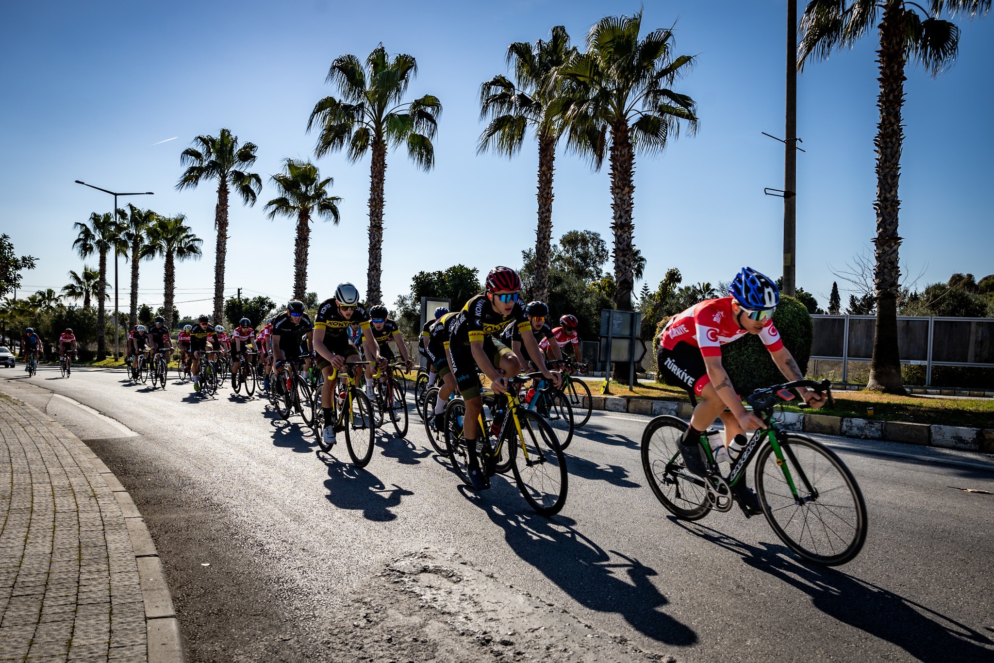 THE START OF THE WINTER CYCLING RACES WAS HELD IN SİDE